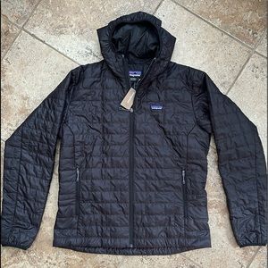 NEW! Never been worn Patagonia Men’s Nano Puff Hoody